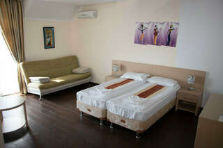 Гостиница Велес Дагомыс Классический четырехместный номер-5