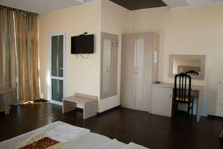 Гостиница Велес Дагомыс Классический четырехместный номер-4